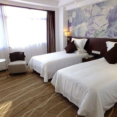 Da Zhong Hotel Indoor Stadium Xuhui Шанхай Екстер'єр фото