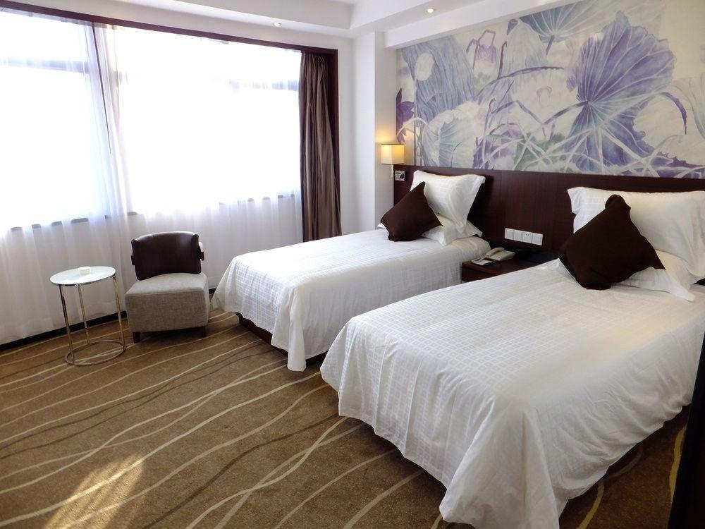 Da Zhong Hotel Indoor Stadium Xuhui Шанхай Екстер'єр фото